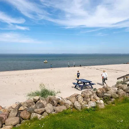 Nera - 10m From The Sea By Interhome *